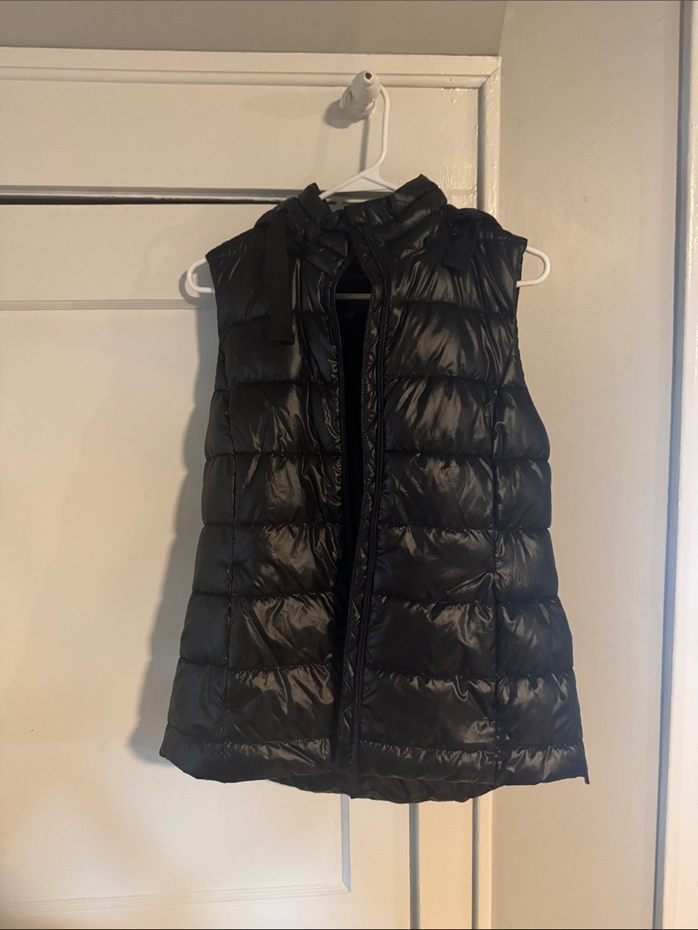 Black Puffer Vest Jacket - Women's Quilted Sleeveless Coat